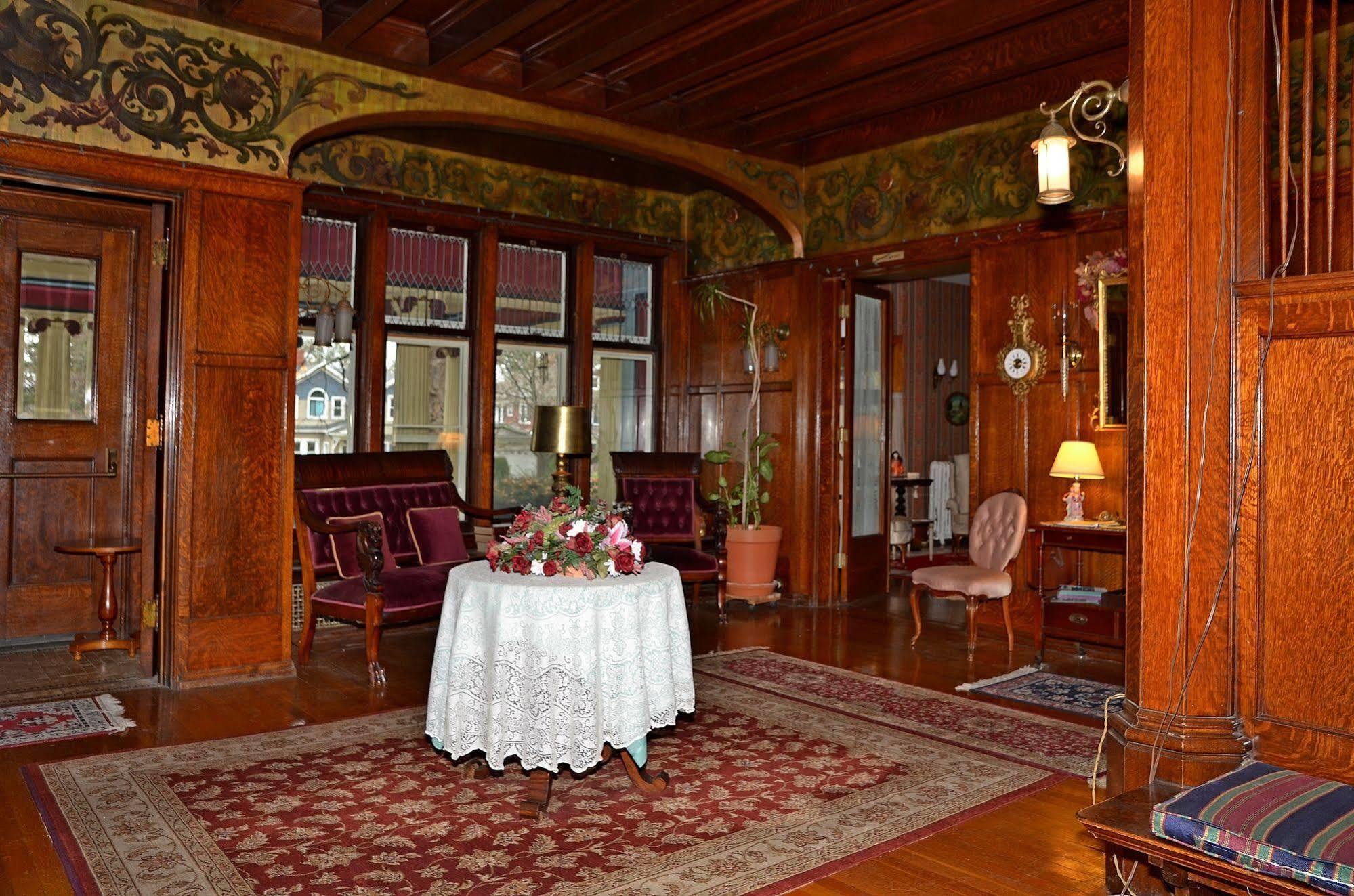Saravilla Bed & Breakfast 3*