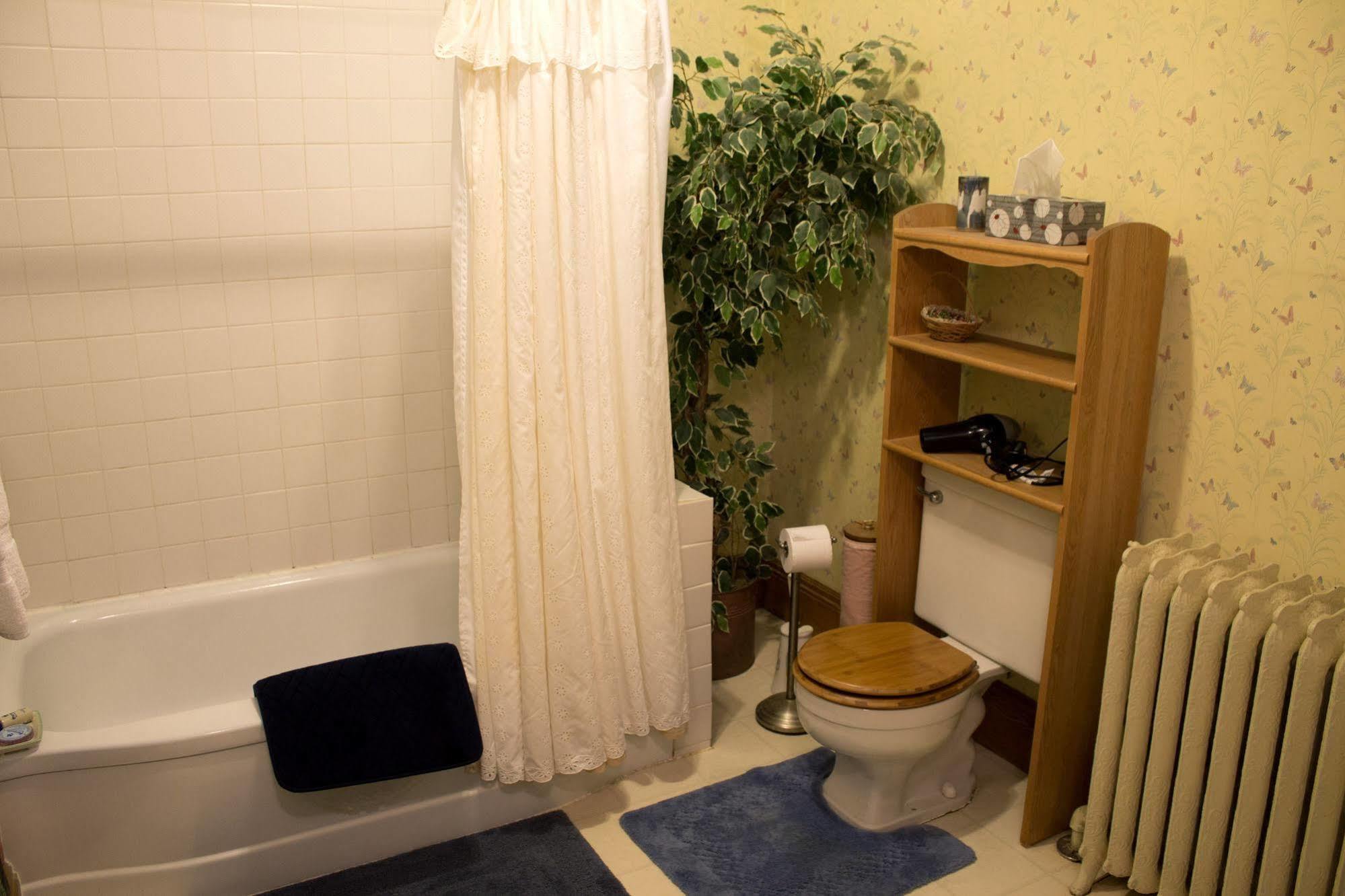 Saravilla Bed & Breakfast 3*