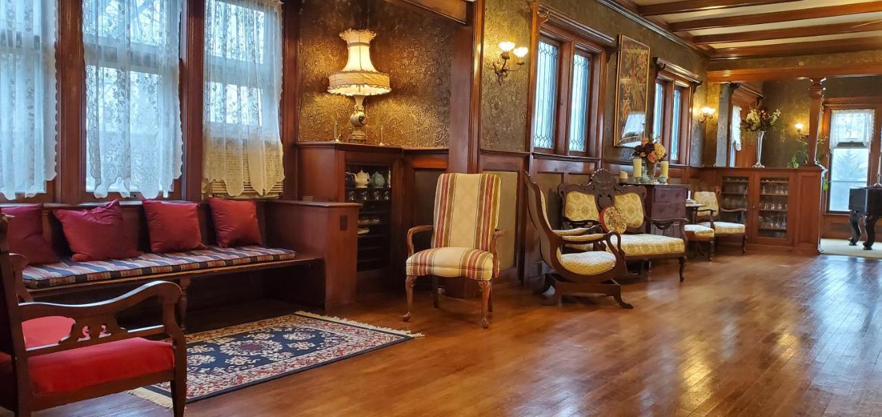 Saravilla Bed & Breakfast Bed & Breakfast