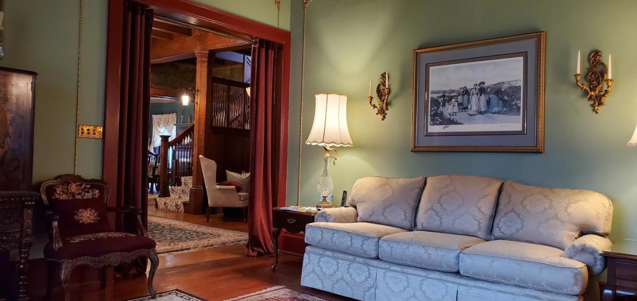 Saravilla Bed & Breakfast Bed & Breakfast
