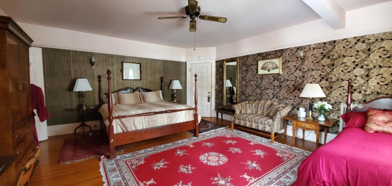 Saravilla Bed & Breakfast 3*